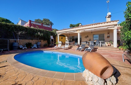 Lloret Blau Villa | Airy escape near Lloret coast