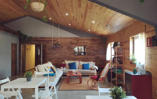 Palas de Rei Hostel | Albergue A Nave de Ferreira