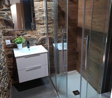 Triacastela Hostel | Albergue Atrio