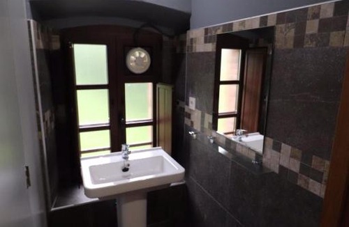 Quiros Hostel | Albergue de Arrojo
