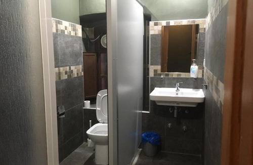 Quiros Hostel | Albergue de Arrojo