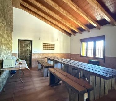 Santiago-Pontones Hostel | Albergue de montaña Don Domingo