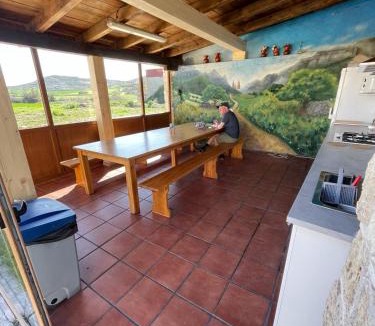 Hornillos del Camino Hostel | Albergue El Alfar/Pilgrim Hostel
