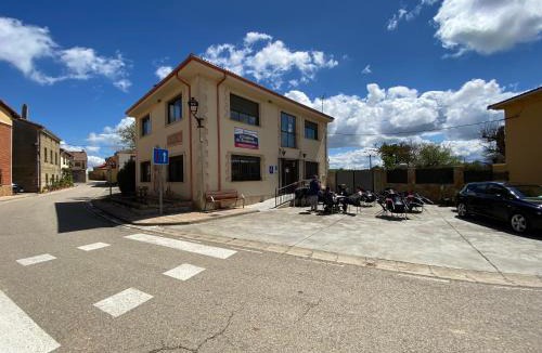 Santovenia de Oca Hostel | Albergue El Camino de Santovenia