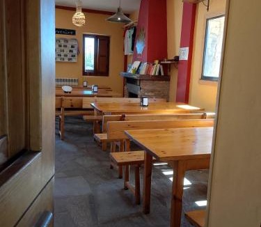 Foncebadon Hostel | Albergue Monte irago