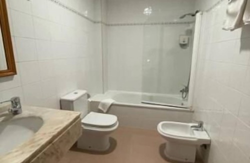 Caldas de Reis Hostel | Albergue O Cruceiro - Hostel