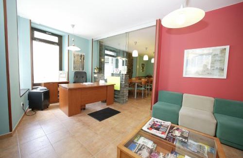 Sarria Hostel | Albergue O Durmiñento