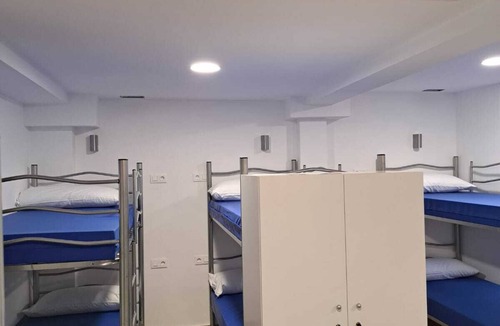 O Barco de Valdeorras Hostel | Albergue O Bailarín