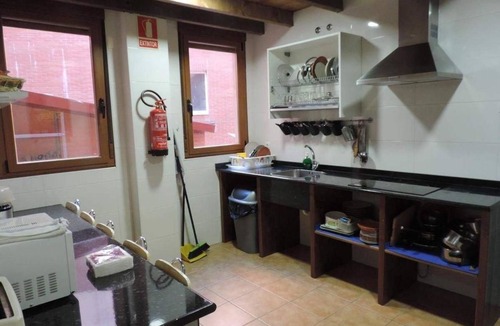 Santa Olaja de la Ribera Hostel | Albergue Santo Tomás de Canterbury - Hostel