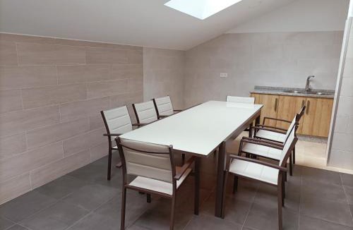 Palas de Rei Hostel | ALBERGUE VALIN LAMA