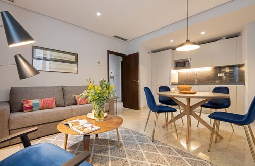 San Bernardo Apartment | Alcazar Gardens, 6 people