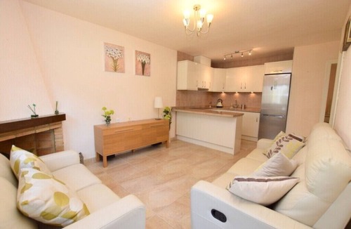 La Zenia House | All one level, suitable for couples, Young Families, winter rent & home working.