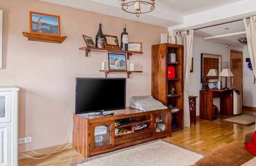 Ciruena House | Alluring Holiday Home in Cirueña with Private Garden