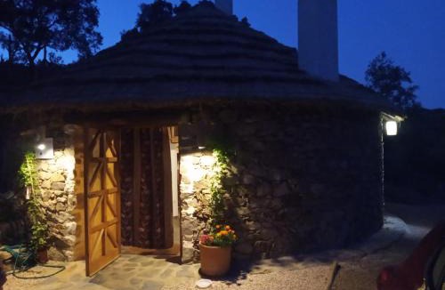Cazalla De La Sierra House | Alojamiento Los Chozos