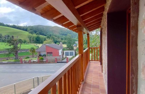 Treceno House | Alojamiento Rural " EL Nogal DE Hualle "