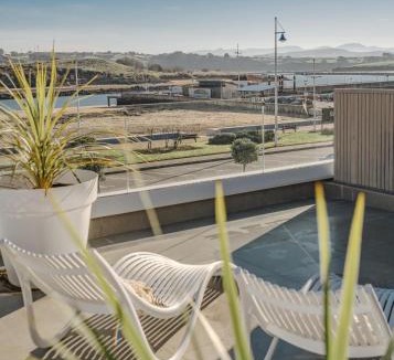 Suances Apartment | Alojamientos Turísticos Puerto de Suances junto a la playa, terraza y garaje privado