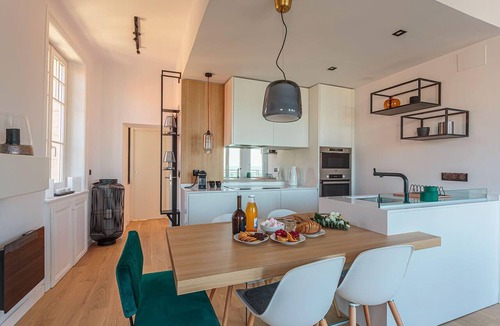 Biarritz City Centre Apartment | ALTAYA Apt with balcony and sea view in Biarritz