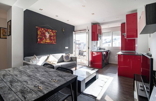 Egia Apartment | Amara Apartmnt *AMONAREN ETXEA*. Free WiFi, ROOMS, rent parking.