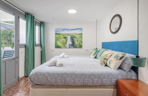 Campoamor Apartment | Amparo Home Family Stay near ADDA, Plaza de Toros & General Hospital