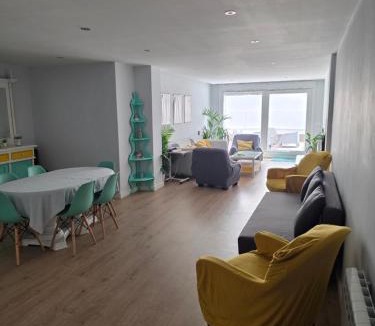 Pontevedra Apartment | Amplio y moderno piso de 4 habitaciones y terraza