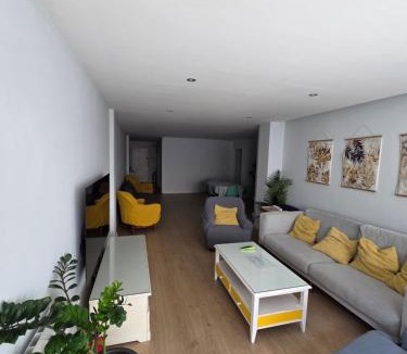 Pontevedra Apartment | Amplio y moderno piso de 4 habitaciones y terraza