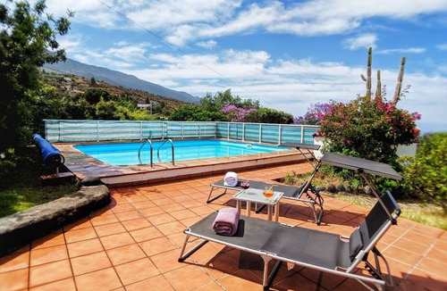 Tajuya Apartment | An ideal place to rest among avocado trees and ocean views.