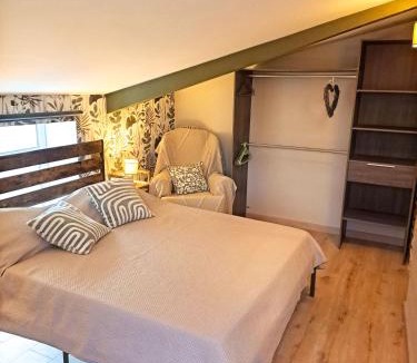Marigny House | Ancien Chais, climatisation, aire de loisirs avec piscine