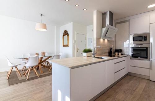 Poligono Alameda Apartment | Andalucía 4 bedroom with parking FreshApartments