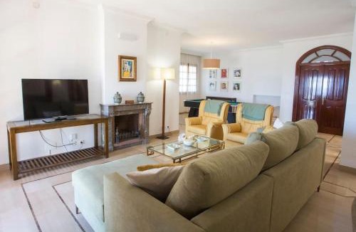 Malaga-Este Villa | Andalusian villa on the sea and the bay of Malaga