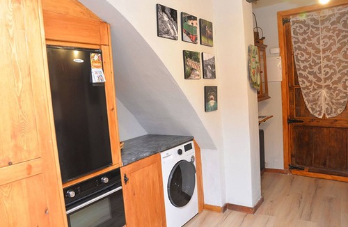 La Pobla de Lillet Apartment | Angepasste rustikale Wohnung für 4 Personen Pobla de Lillet by Interhome