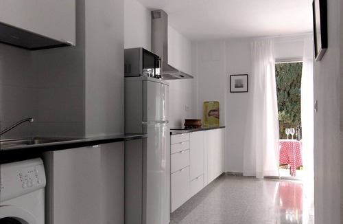 Malaga-Este Apartment | Apart. 3, Casa Malaga with sea views & balcony