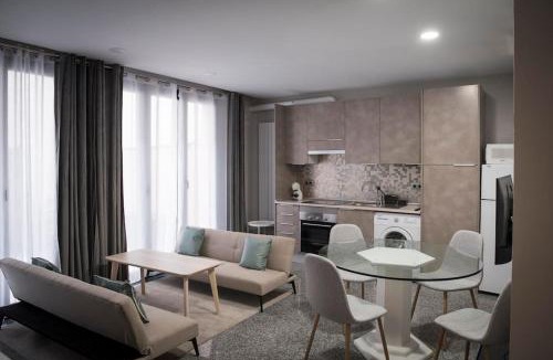 San Lorenzo de El Escorial Apartment | Apartamento en Centro Histórico con patio Romano