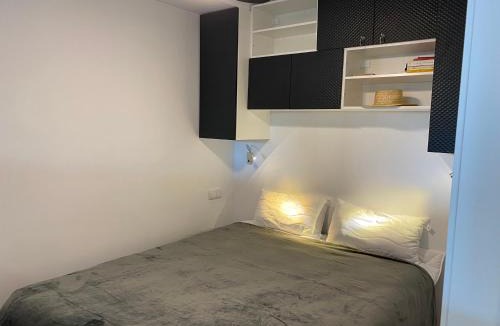 Calella de Palafrugell Apartment | Apartament per parelles reformat amb piscina