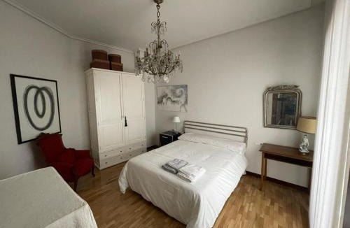 Briones Apartment | Apartamento Casa de los Arcos by Clabao
