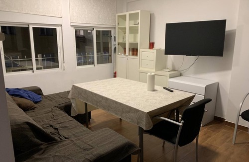 Jaen Condo | Apartamento con Aparcamiento, en un Sitio Tranquilo de Jaén