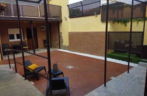 Astorga Apartment | Apartamento con dos Camas y Terraza Privada