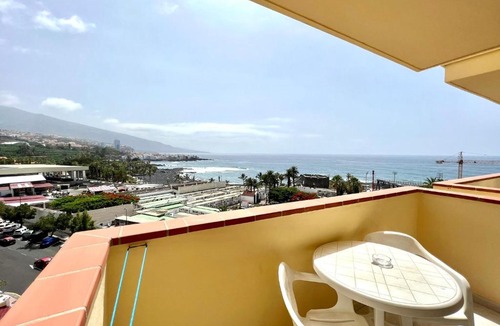 Puerto de la Cruz Apartment | Apartamento con piscina, Wifi gratuito en recepción y acceso directo en Playa Jardin in Puerto de la Cruz