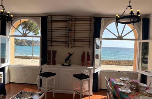 La Fosca Apartment | Apartamento con jardín a 11 metros de la playa. B3.