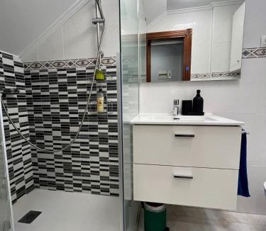 Castro Urdiales Apartment | Apartamento con piscina de junio a septiembre y a 100 m de la playa