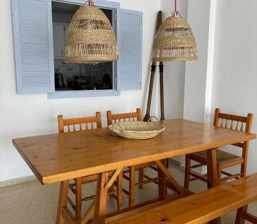 Sant Tomas Apartment | Apartamento con piscina y delante de la playa