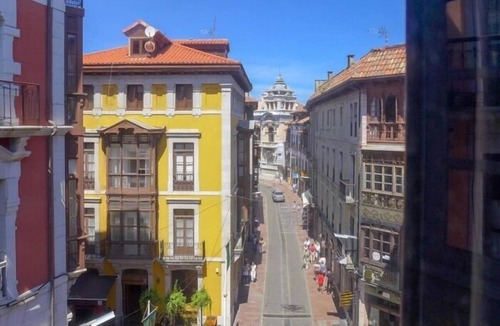Llanes Apartment | Apartamento Cristina - apartment in central Llanes | 6 guests