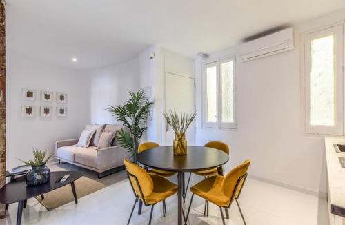 Las Acacias Apartment | Apartamento Embajadores XIII
