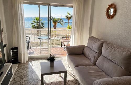 Puerto de Mazarron Apartment | Apartamento en primera linea de playa con vistas