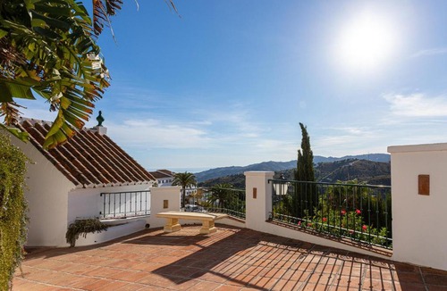 Frigiliana Apartment | Apartamento La Fuente