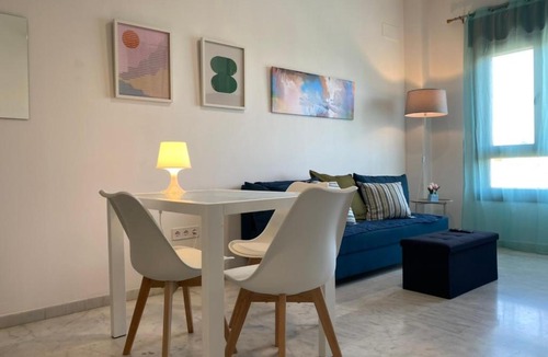 Bormujos Apartment | Apartamento Lux Sevilla con Garaje Privado y Piscina