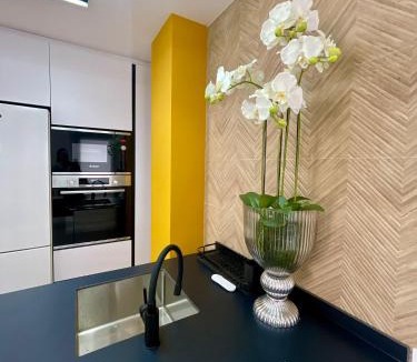 Diputacion de Cartagena Casco Apartment | Apartamento moderno para 5 con Parking y balcón en Cartagena centro