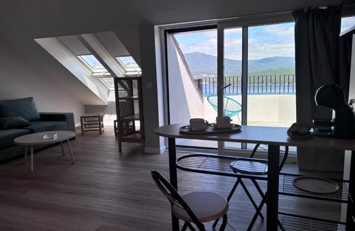 Noia Apartment | Apartamento para 2 con jacuzzi y terraza en Taramancos