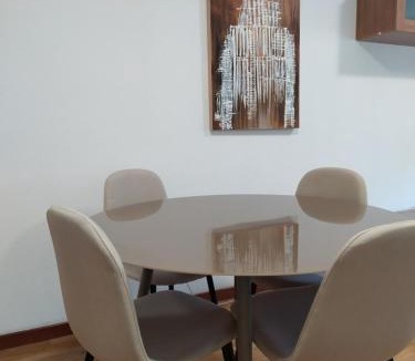 Logrono Apartment | Apartamento Poniente con dos baños muy céntrico 6 personas