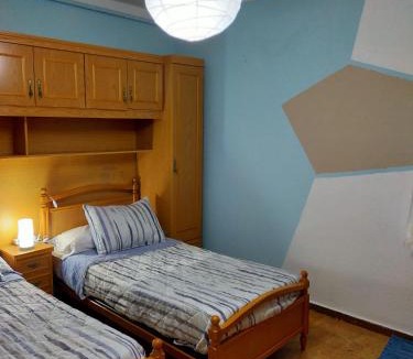 Astorga Apartment | Apartamento Shenzhen en Astorga Camino de Santiago Cochera bicis