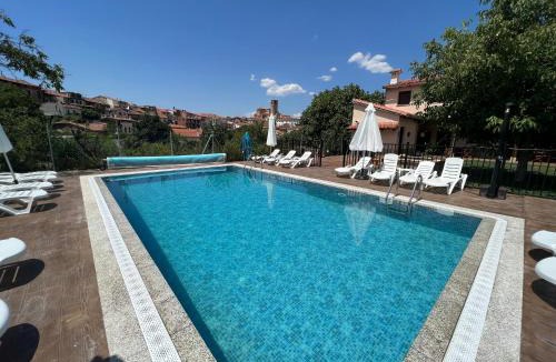 Hervas Apartment | APARTAMENTOS DOÑA JIMENA DEL AMBROZ 4 Estrellas complejo único en el centro del pueblo